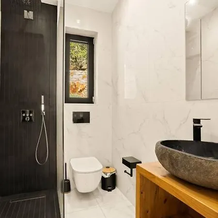 Luxury Avaia With Amazing View * Pirgos (Mani)